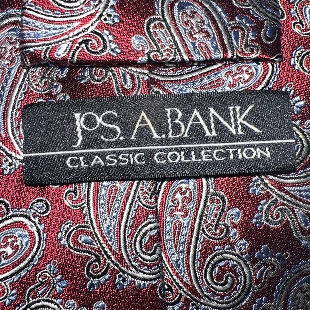 Jos. A. Bank Men's Tie 100% Silk burgundy‎ paisley Necktie Business Formal 207